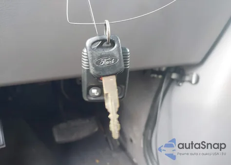 2000 Ford E-350 Super Duty Xl/Xlt from USA, damaged, VIN 1FBSS31L4YHA39494